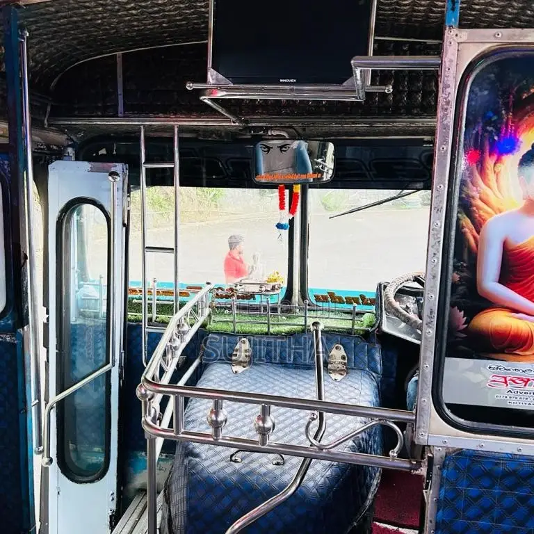 Ashok-Leyland Viking 2002 Bus (Used)