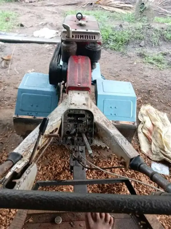 Kubota K700 2000 Tractor (Used)