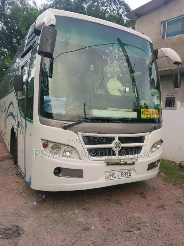 Ashok-Leyland Leyland 2015 Bus (Used)