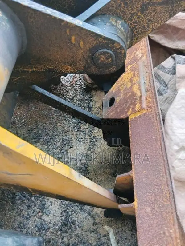Mitsubishi WS200L 2008 Heavy-Duty (Used)