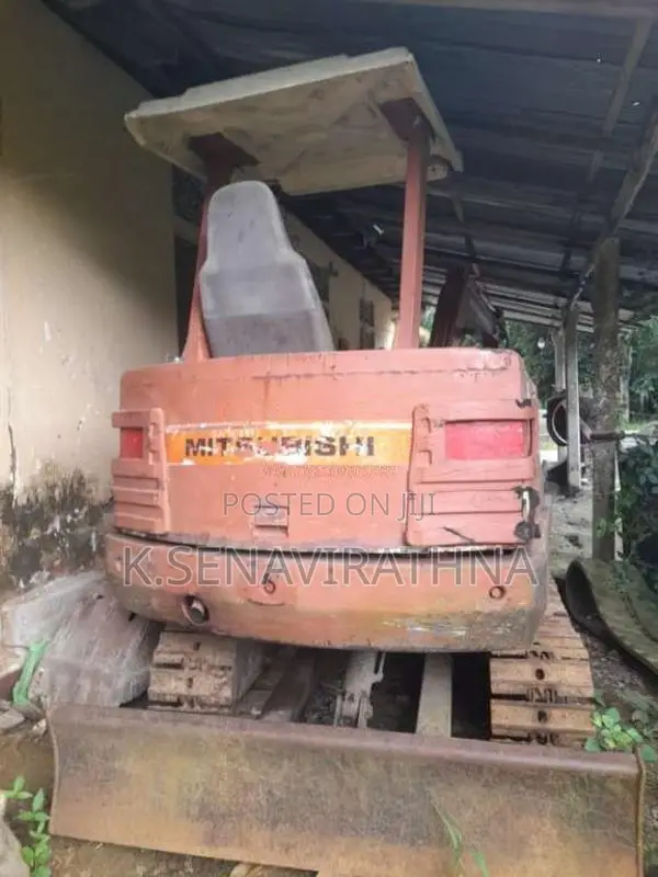 Mitsubishi Me25 2005 Heavy-Duty (Used)