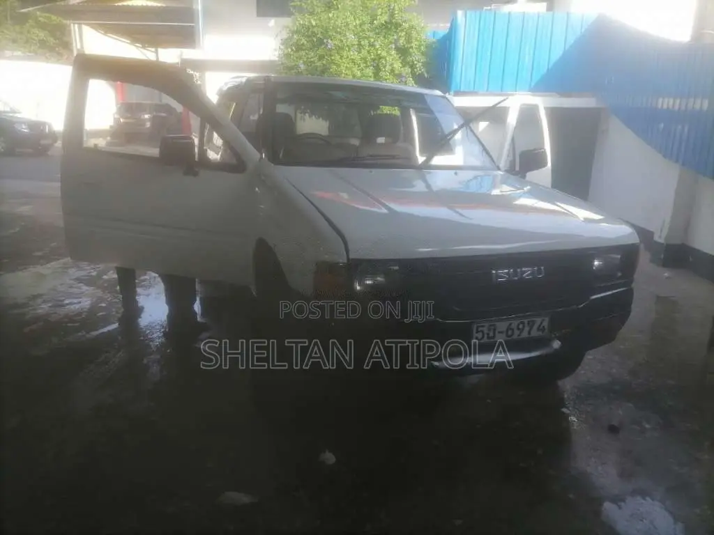 Isuzu Double Cab 1988 Pickup (Used)