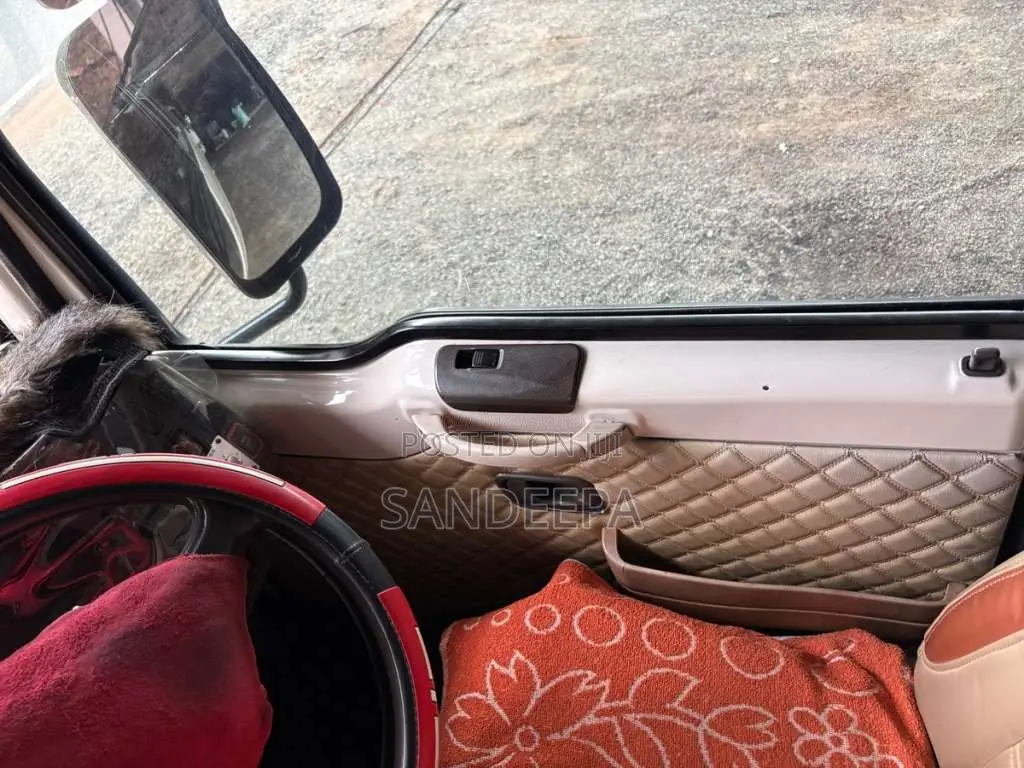Mitsubishi Rosa 2006 Bus (Used)