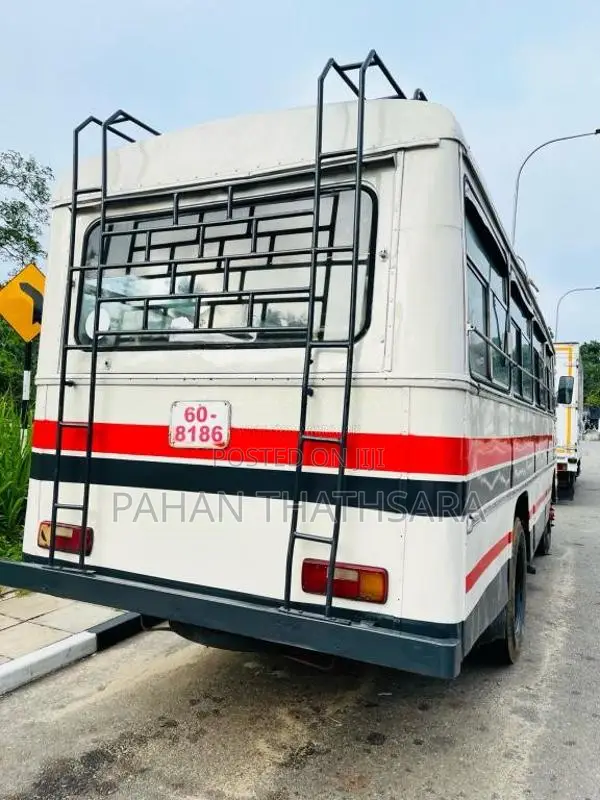 Tata 909 1990 Bus (Used)