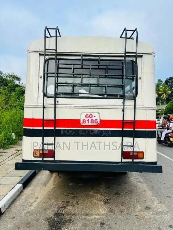 Tata 909 1990 Bus (Used)