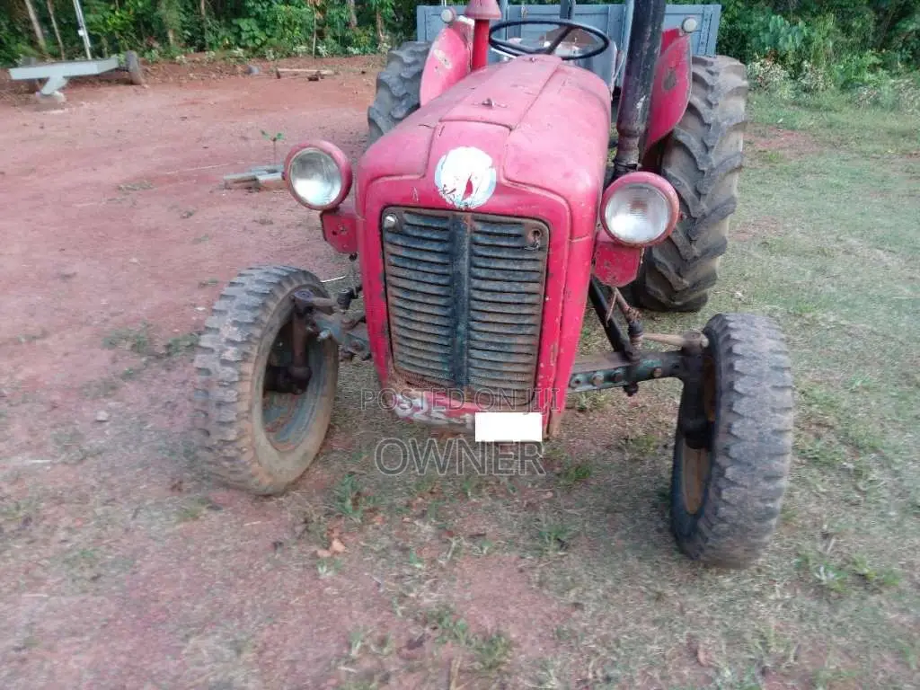 Massey-Ferguson IMT 539 1992 Tractor (Used)