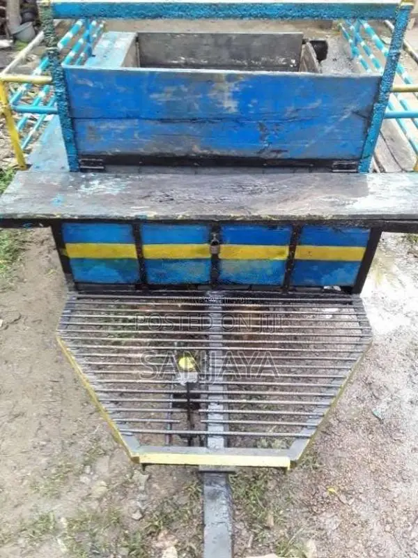Kubota Trailer 2010 Tractor (Used)
