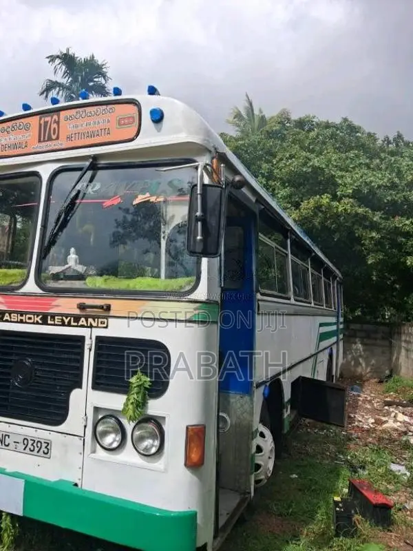 Ashok-Leyland Viking 2005 Bus (Used)