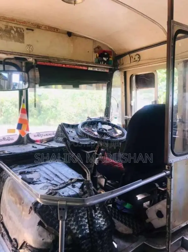 Ashok-Leyland Viking 2004 Bus (Used)