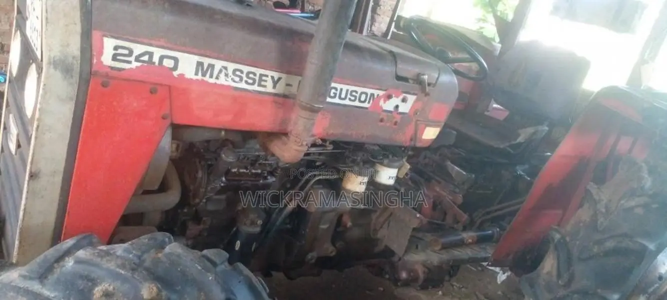 Massey-Ferguson Mf240 2008 Tractor (Used)