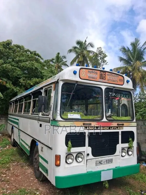 Ashok-Leyland Viking 2005 Bus (Used)