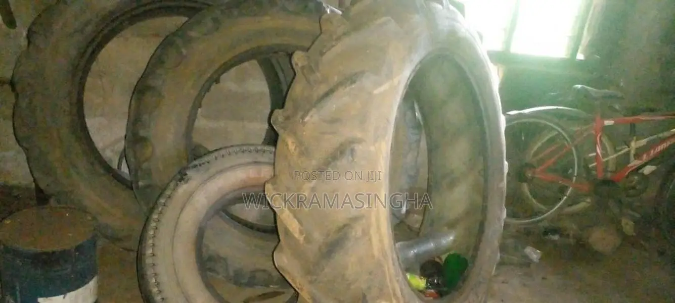 Massey-Ferguson Mf240 2008 Tractor (Used)