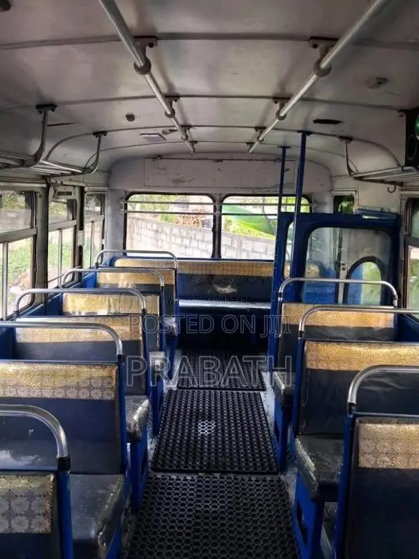 Ashok-Leyland Viking 2005 Bus (Used)