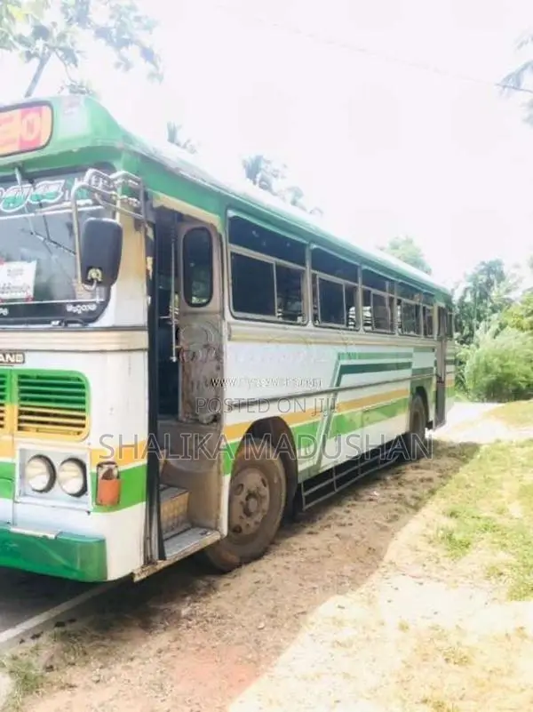 Ashok-Leyland Viking 2004 Bus (Used)