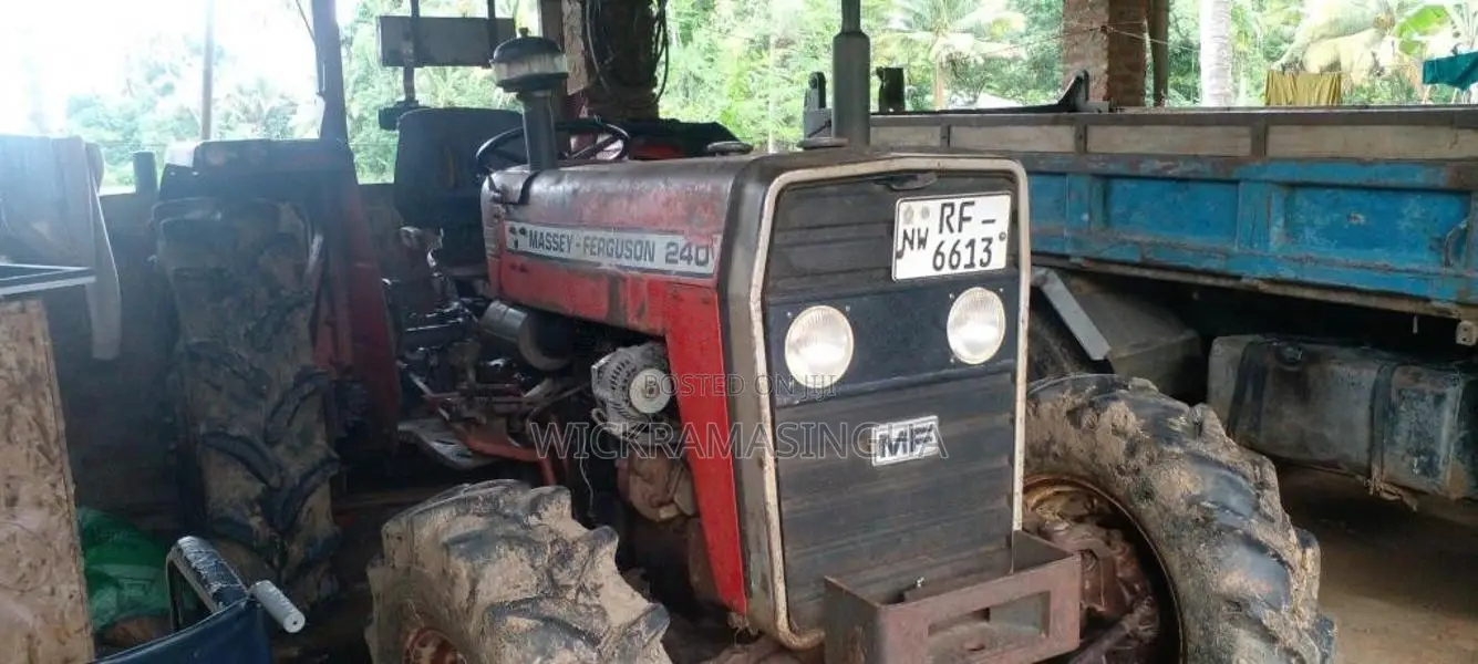 Massey-Ferguson Mf240 2008 Tractor (Used)