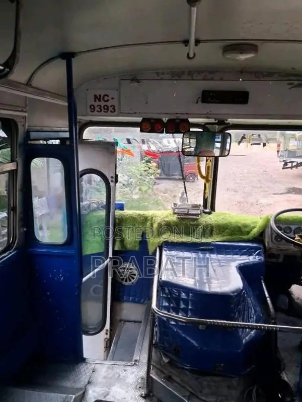 Ashok-Leyland Viking 2005 Bus (Used)