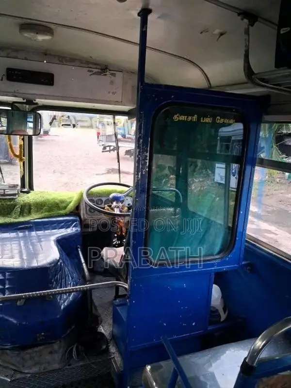 Ashok-Leyland Viking 2005 Bus (Used)