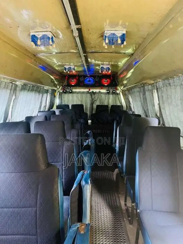 Mitsubishi Baby Rosa 1990 Bus (Used)