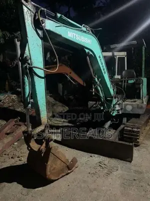 Mitsubishi ME30 Excavator 2015 Heavy-Duty (Used)