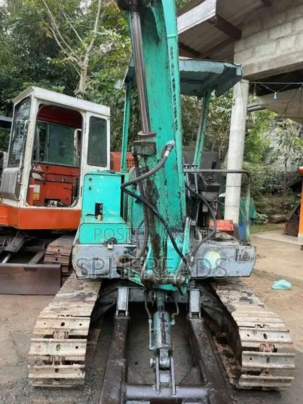 Mitsubishi ME30 Excavator 2015 Heavy-Duty (Used)