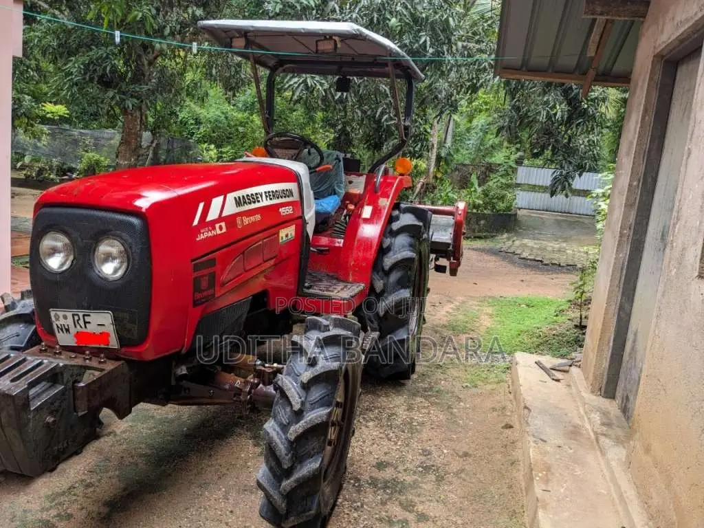 Massey-Ferguson 1552 2018 Tractor (Used)