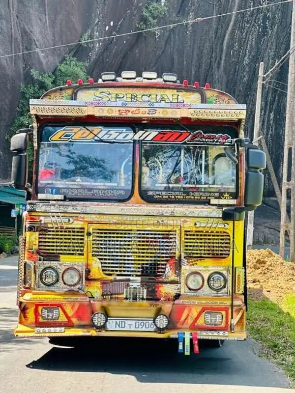 Ashok-Leyland Leyland 2010 Bus (Used)