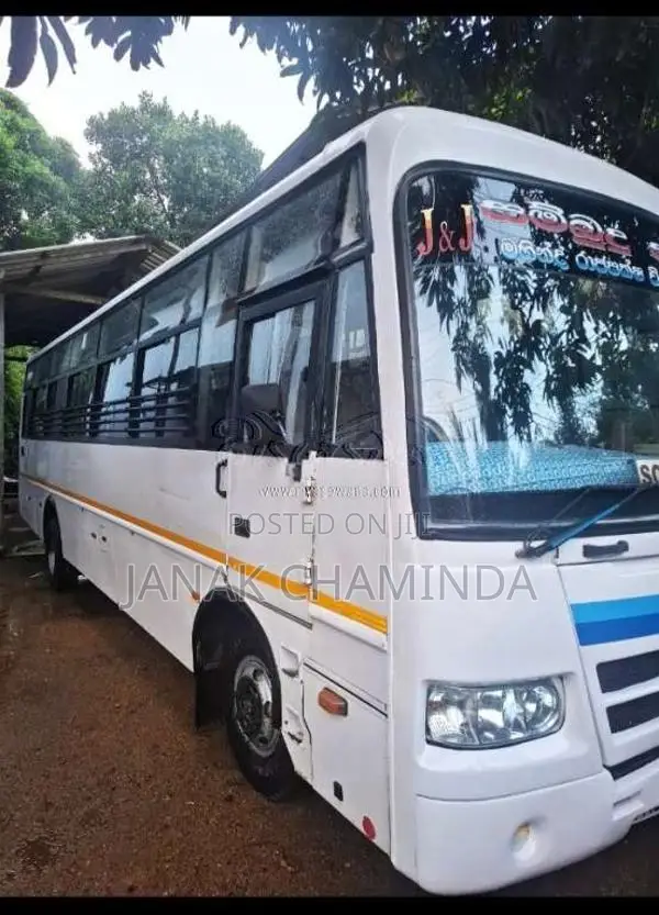 Ashok-Leyland Leyland 2015 Bus (Used)