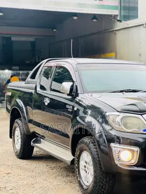 Toyota Hilux Smart 2010 Pickup (Used)