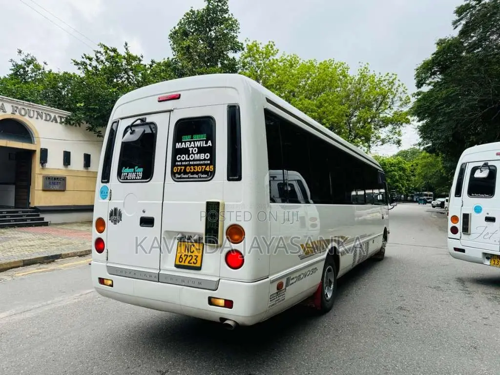 Mitsubishi Rosa 2013 Bus (Used)