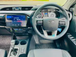 Toyota Hilux 2025 Pickup (Used)