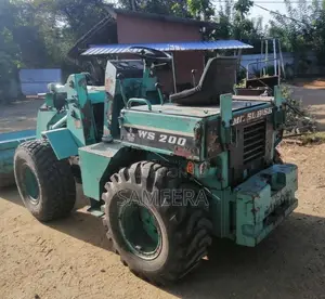 Mitsubishi Loader 2018 Heavy-Duty (Used)