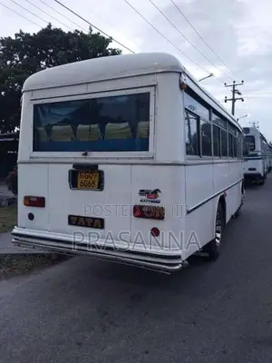 Tata 909 2001 Bus (Used)