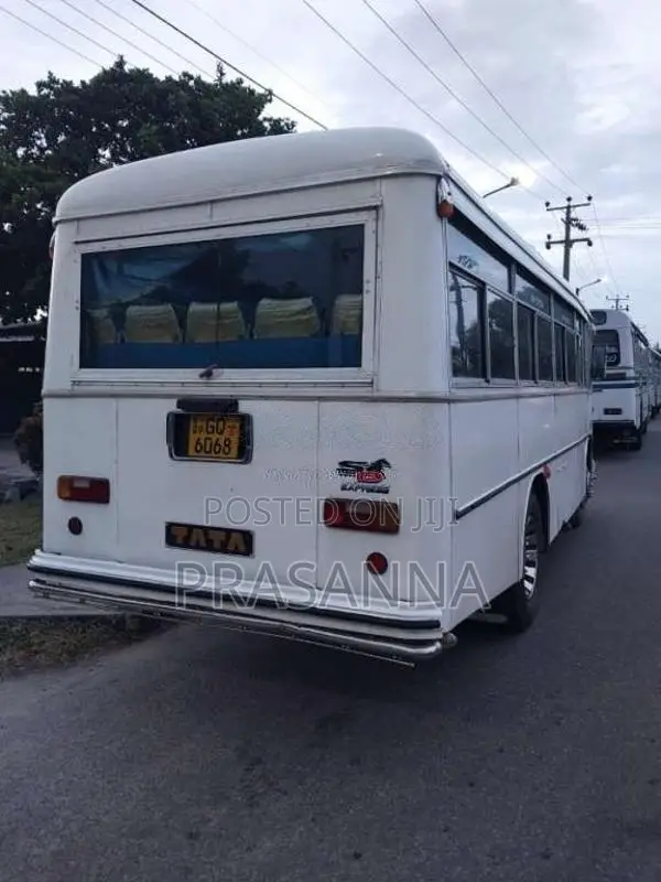 Tata 909 2001 Bus (Used)