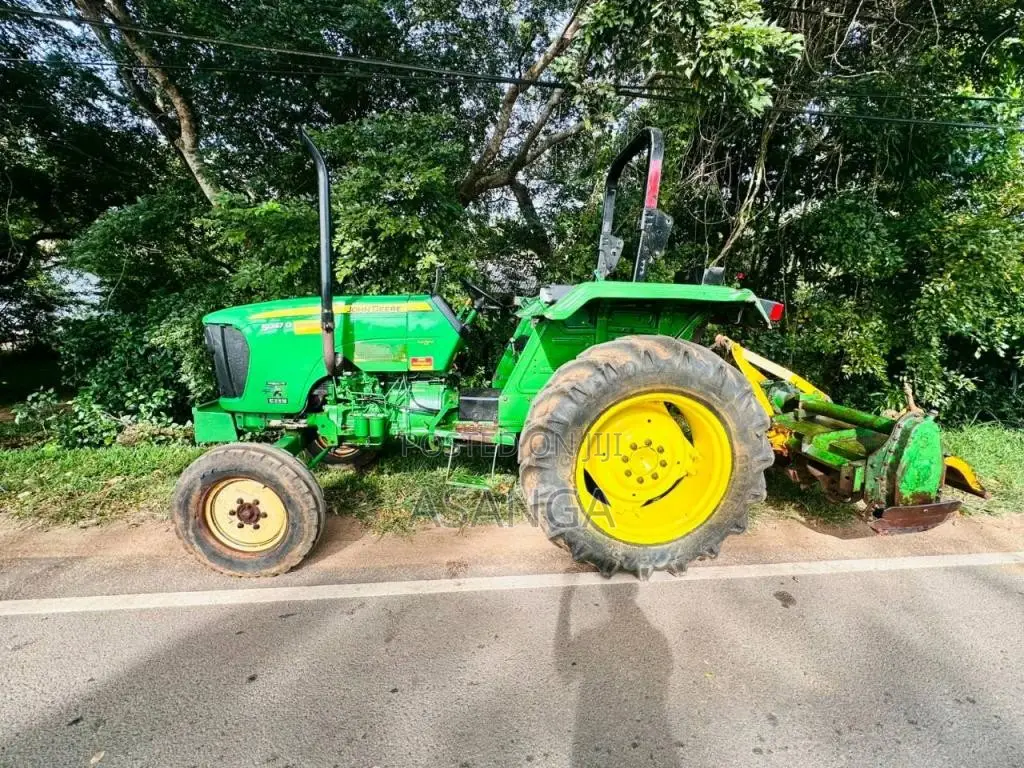 John-Deere 5047 2013 Tractor (Used)