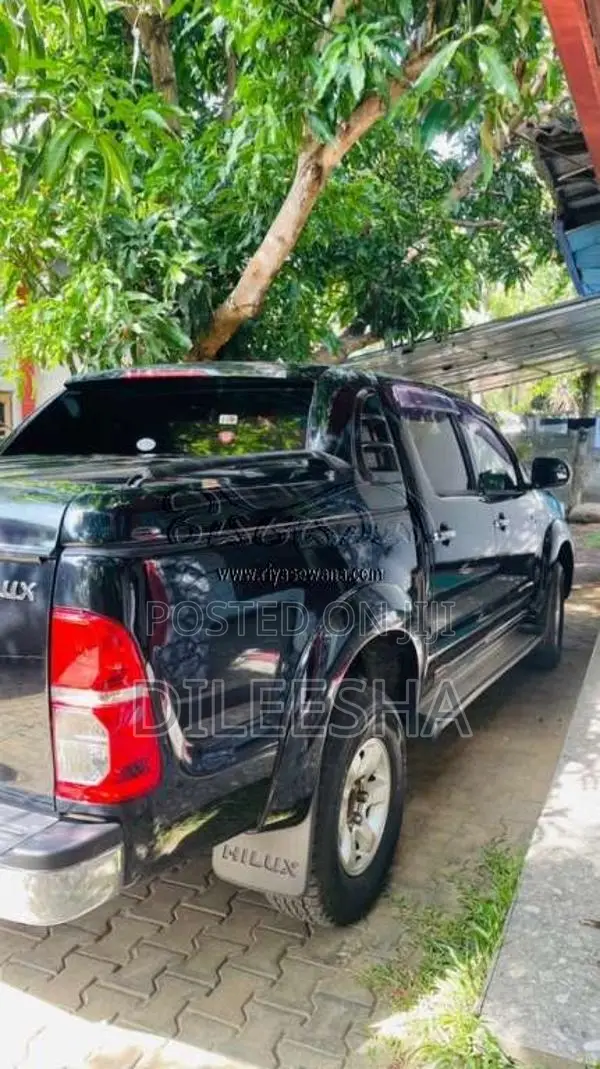 Toyota Hilux 2010 Pickup (Used)