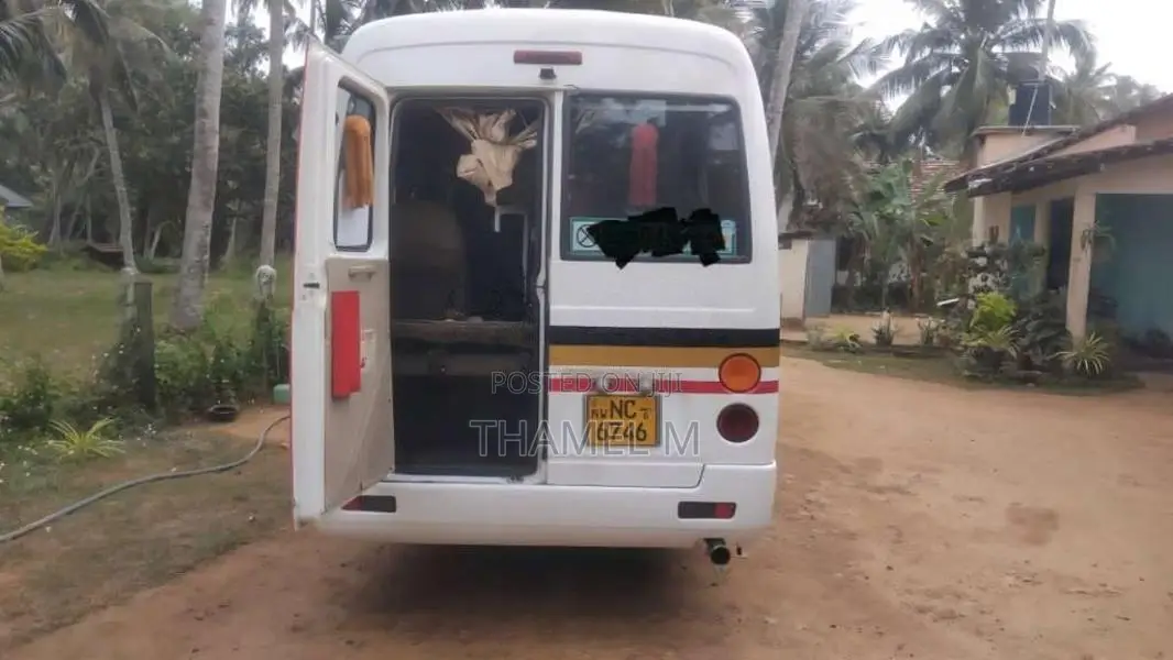 Mitsubishi Rosa 2010 Bus (Used)