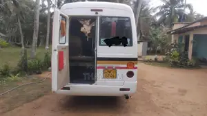 Mitsubishi Rosa 2010 Bus (Used)