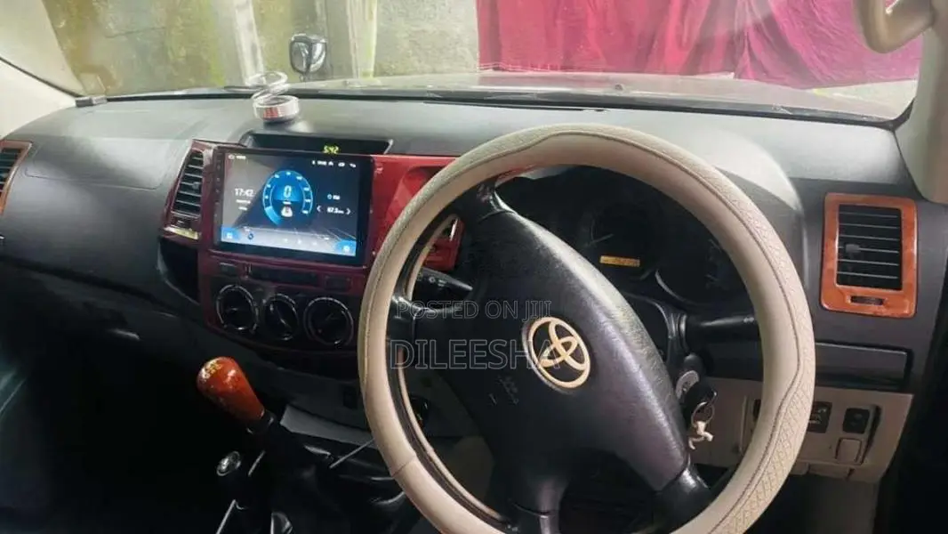Toyota Hilux 2010 Pickup (Used)