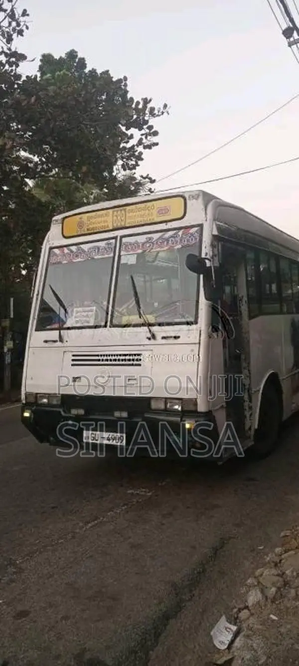Ashok-Leyland Colombo Rider 2002 Bus (Used)