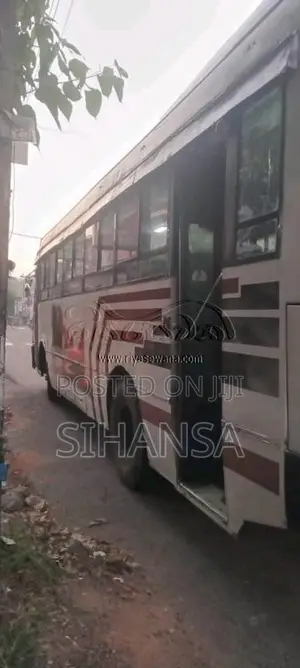 Ashok-Leyland Colombo Rider 2002 Bus (Used)
