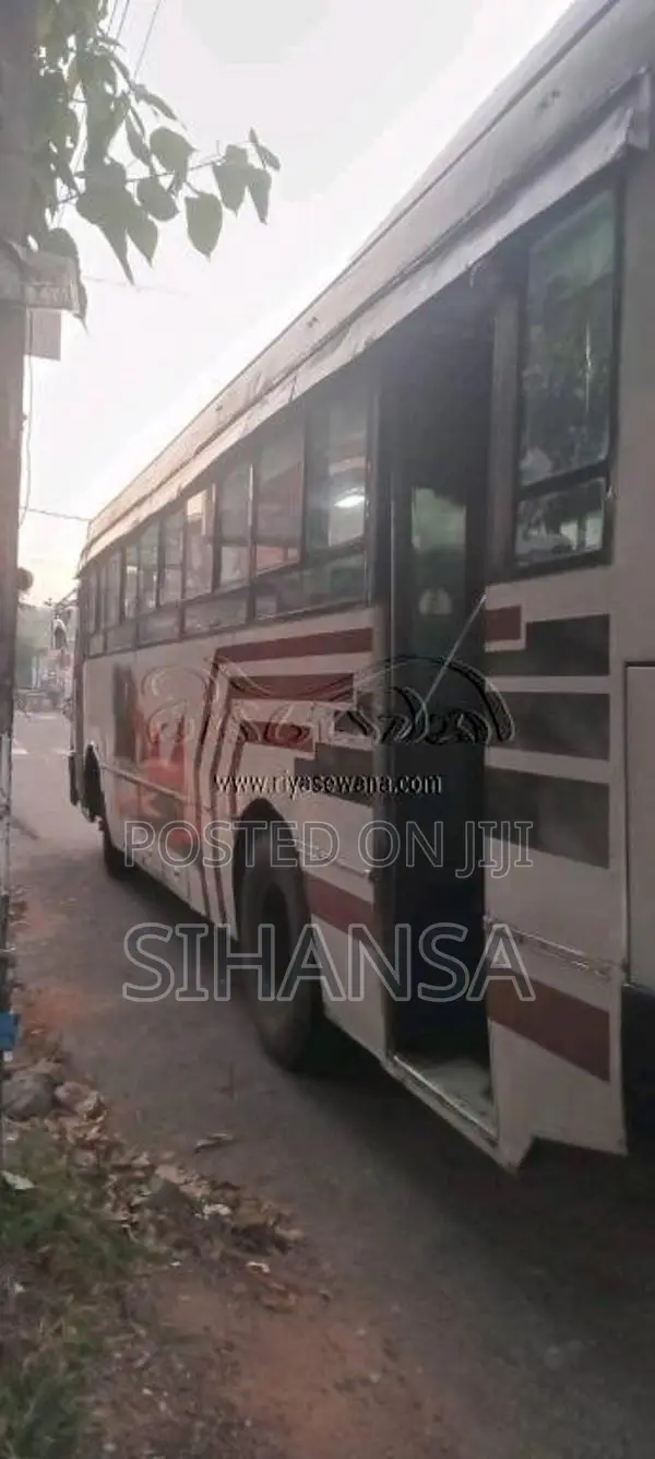 Ashok-Leyland Colombo Rider 2002 Bus (Used)