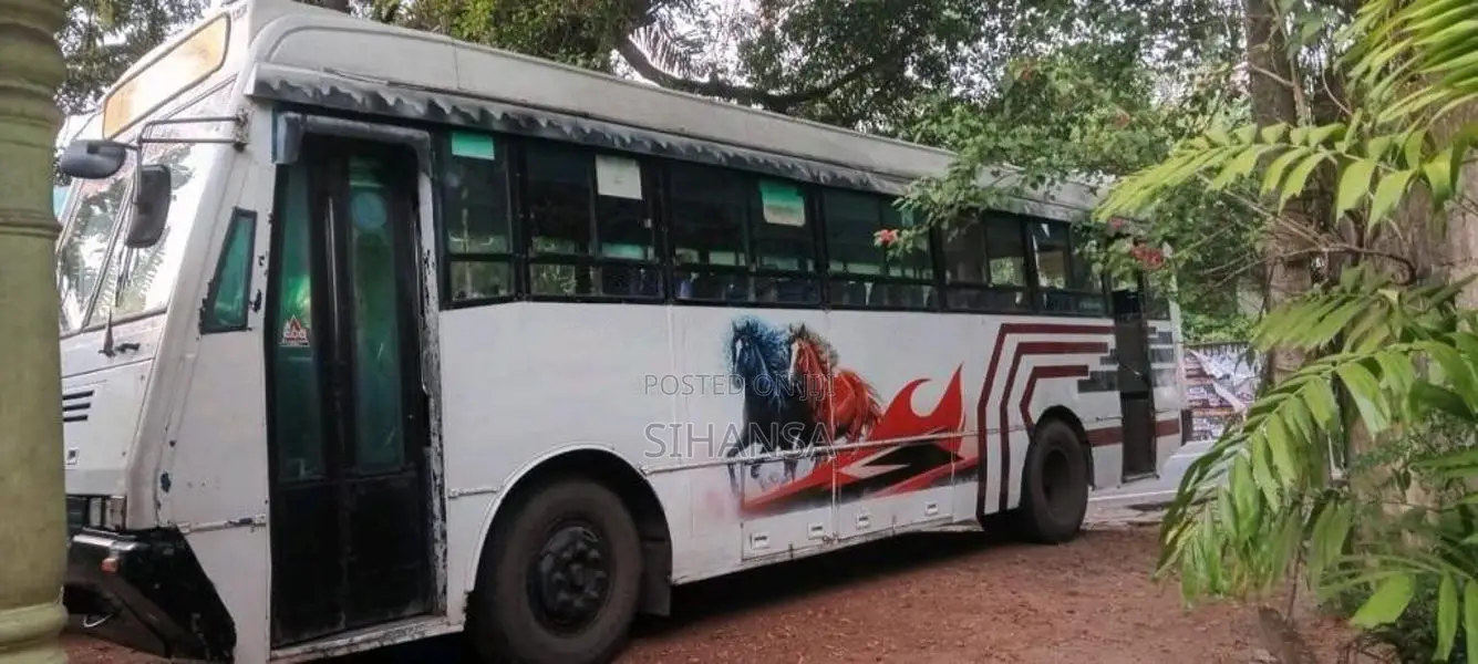 Ashok-Leyland Colombo Rider 2002 Bus (Used)
