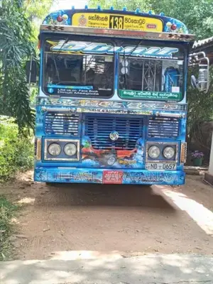 Ashok-Leyland Leyland 2011 Bus (Used)