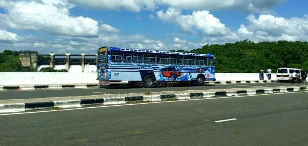 Ashok-Leyland Leyland 2011 Bus (Used)