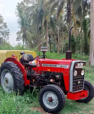 Massey-Ferguson 240 1995 Tractor (Used)