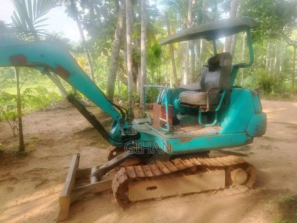 Komatsu Excavator 20-7 2001 Heavy-Duty (Used)