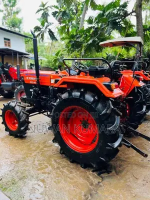 Kubota E KUBOTA 2023 Tractor (Used)
