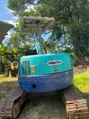 Komatsu 40 2010 Heavy-Duty (Used)