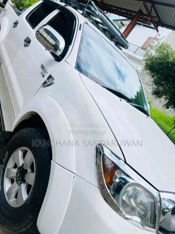 Toyota Hilux 2011 Pickup (Used)