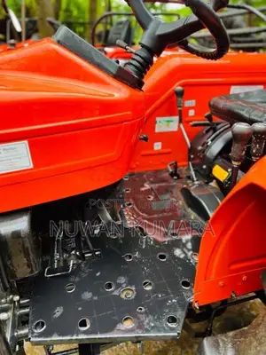 Kubota E KUBOTA 2023 Tractor (Used)